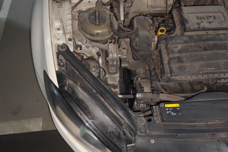 Used Volkswagen Golf 2015 1.6L Automatic Comfort Model Engine Bay Right