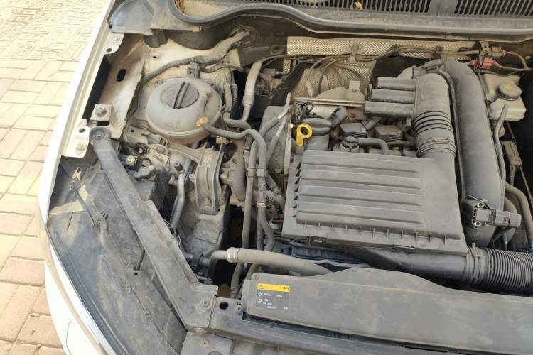 Used Volkswagen Golf 2015 1.4TSI Sportsvan Engine Bay Right