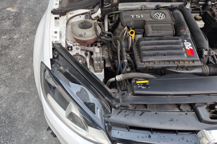 Used Volkswagen Golf 2015 1.4TSI Manual Comfort Model Engine Bay Right