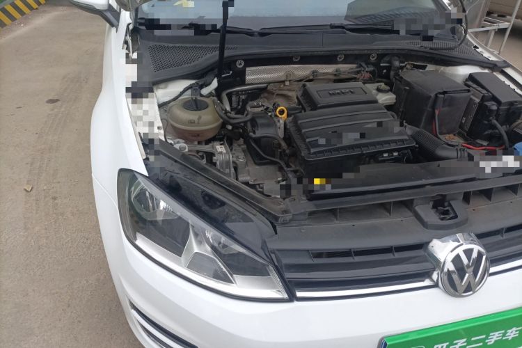 Used Volkswagen Golf 2015 1.6L Automatic Comfort Model Engine Bay Right