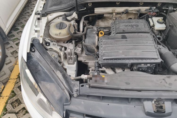 Used Volkswagen Golf 2015 1.6L Automatic Comfort Model Engine Bay Right