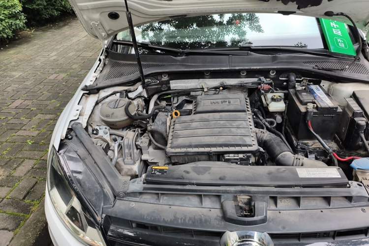 Used Volkswagen Golf 2015 1.6L Automatic Comfort Model Engine Bay Right