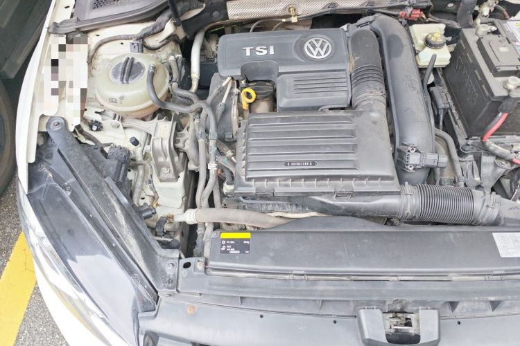 Used Volkswagen Golf 2015 1.4TSI Automatic Comfort Model Engine Bay Right
