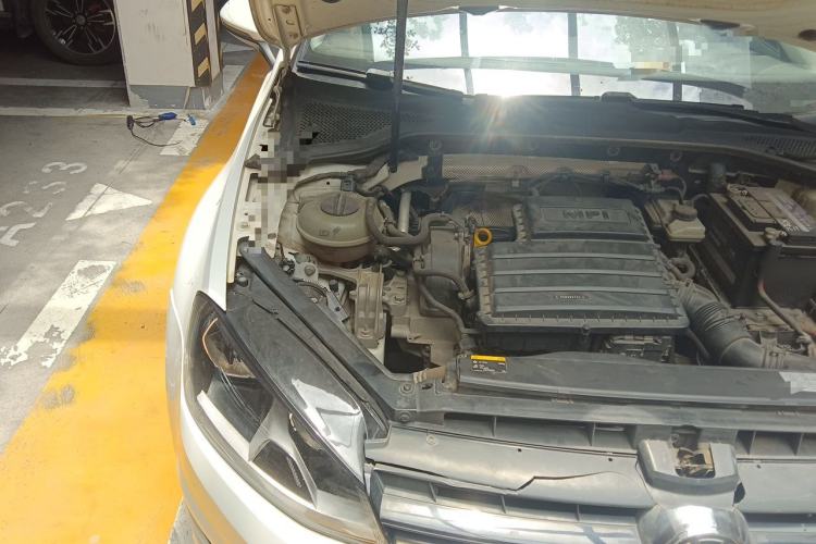 Used Volkswagen Golf 2015 1.6L Manual Fashion Edition Engine Bay Right