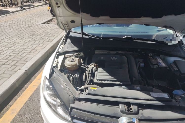 Used Volkswagen Golf 2015 1.4TSI Automatic Comfort Model Engine Bay Right