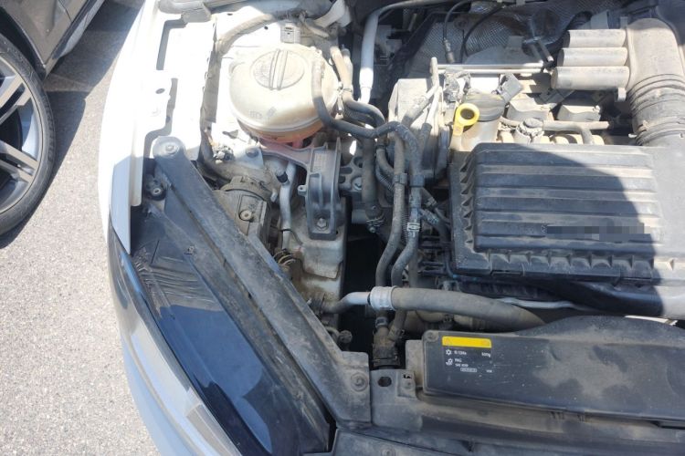 Used Volkswagen Golf 2015 1.4TSI Automatic Luxury Model Engine Bay Right