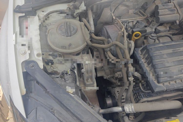 Used Volkswagen Golf 2015 1.4TSI Automatic Luxury Model Engine Bay Right
