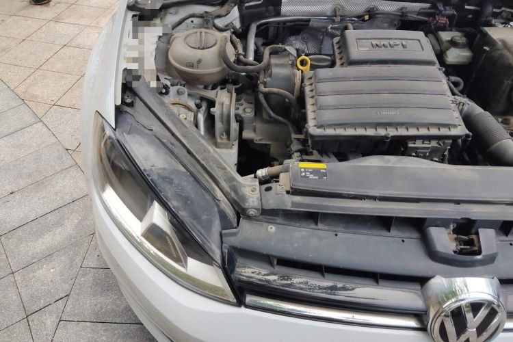 Used Volkswagen Golf 2015 1.6L Automatic Comfort Model Engine Bay Right