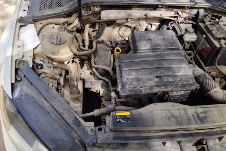 Used Volkswagen Golf 2015 1.6L Automatic Comfort Model Engine Bay Right