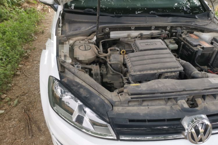 Used Volkswagen Golf 2015 1.6L Automatic Fashion Model Engine Bay Right