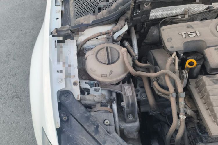 Used Volkswagen Golf 2015 1.4TSI Automatic Luxury Model Engine Bay Right