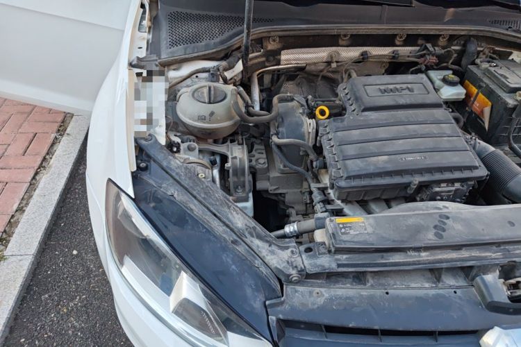 Used Volkswagen Golf 2015 1.6L Automatic Comfort Model Engine Bay Right