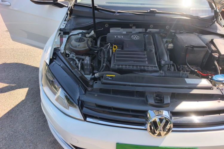 Used Volkswagen Golf 2015 1.4TSI Manual Comfort Model Engine Bay Right