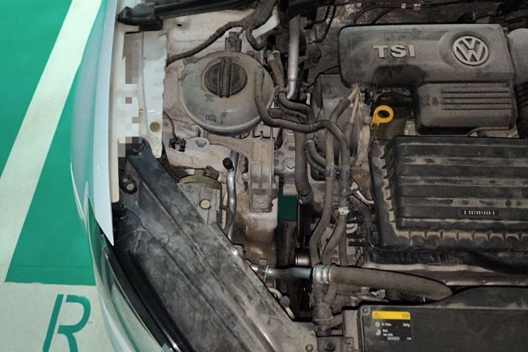 Used Volkswagen Golf 2015 1.4TSI Automatic Comfort Model Engine Bay Right