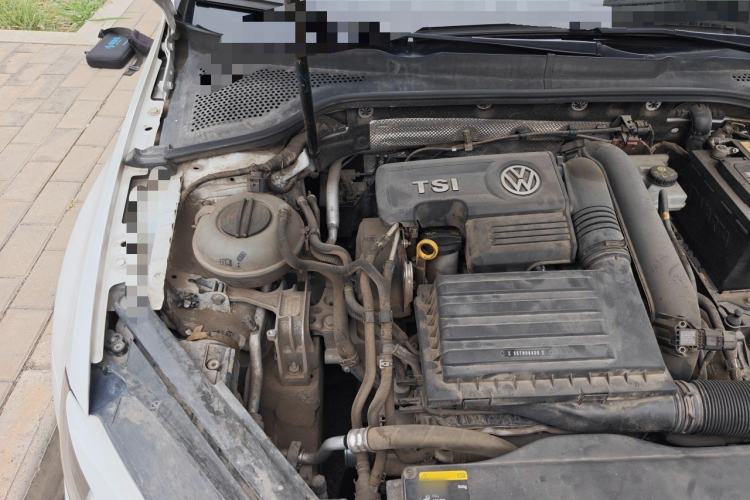 Used Volkswagen Golf 2015 1.4TSI Manual Comfort Model Engine Bay Right