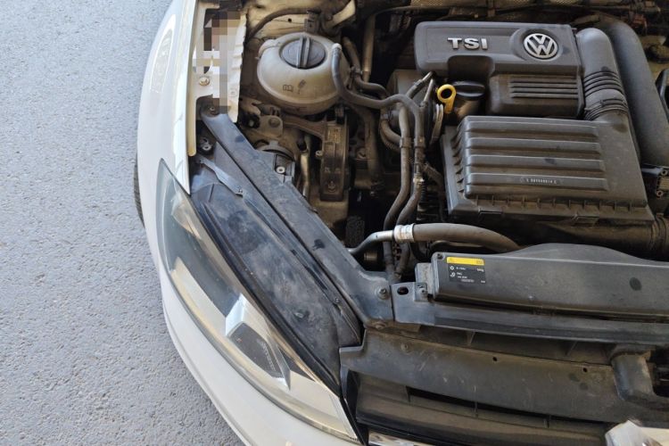 Used Volkswagen Golf 2015 1.4TSI Automatic Comfort Model Engine Bay Right