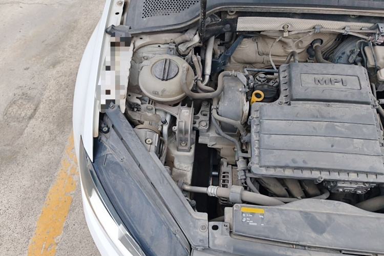 Used Volkswagen Golf 2015 1.6L Automatic Comfort Model Engine Bay Right