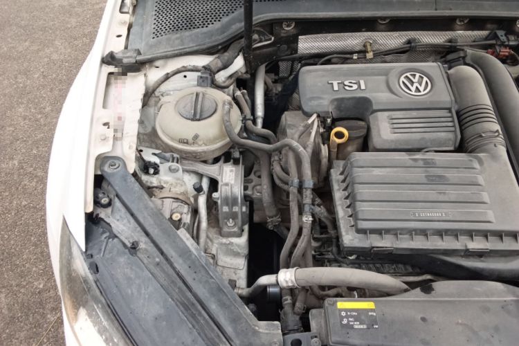 Used Volkswagen Golf 2015 1.4TSI Automatic Comfort Model Engine Bay Right