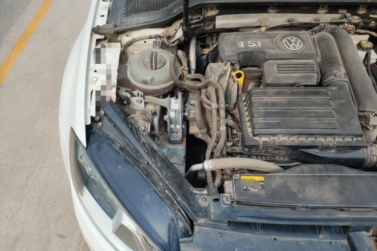 Used Volkswagen Golf 2015 1.4TSI Automatic Comfort Model Engine Bay Right
