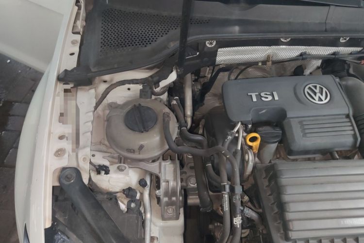 Used Volkswagen Golf 2015 1.4TSI Automatic Luxury Model Engine Bay Right