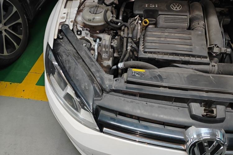 Used Volkswagen Golf 2015 1.4TSI Automatic Comfort Model Engine Bay Right