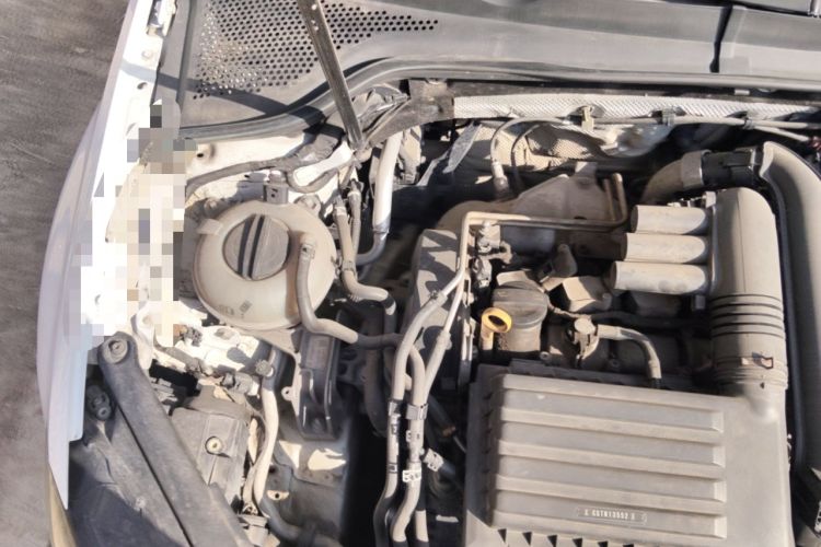 Used Volkswagen Golf 2015 1.4TSI Automatic Comfort Model Engine Bay Right