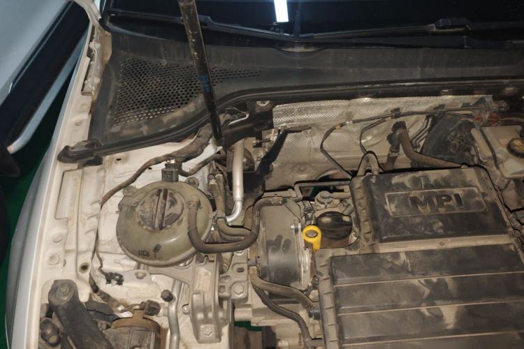 Used Volkswagen Golf 2015 1.6L Automatic Fashion Model Engine Bay Right