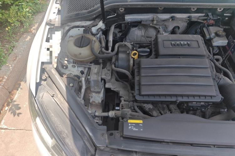 Used Volkswagen Golf 2015 1.6L Automatic Comfort Model Engine Bay Right