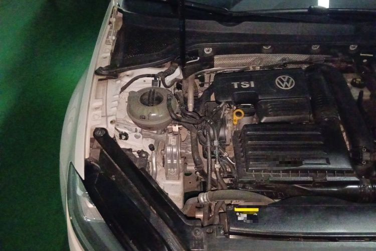 Used Volkswagen Golf 2015 1.4TSI Automatic Flagship Model Engine Bay Right