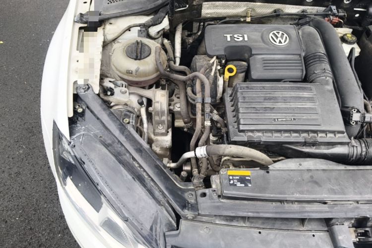 Used Volkswagen Golf 2015 1.4TSI Automatic Comfort Model Engine Bay Right