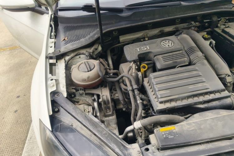 Used Volkswagen Golf 2015 1.4TSI Automatic Comfort Model Engine Bay Right