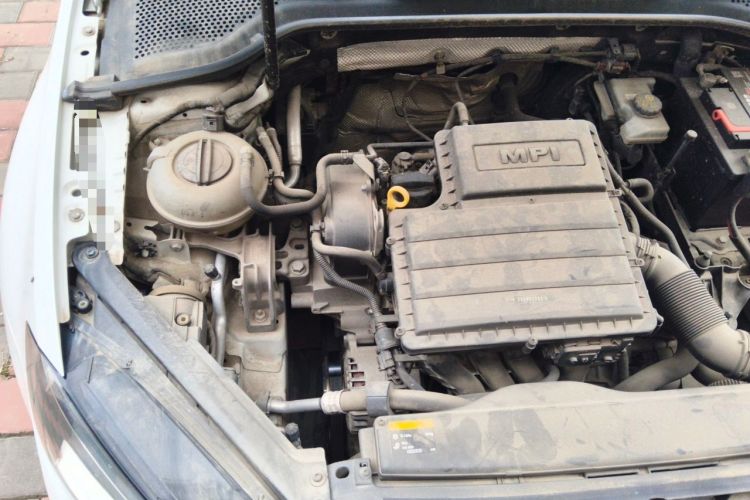 Used Volkswagen Golf 2015 1.6L Automatic Comfort Model Engine Bay Right
