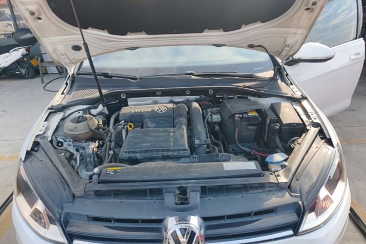 Used Volkswagen Golf 2015 1.4TSI Automatic Comfort Model Engine Bay