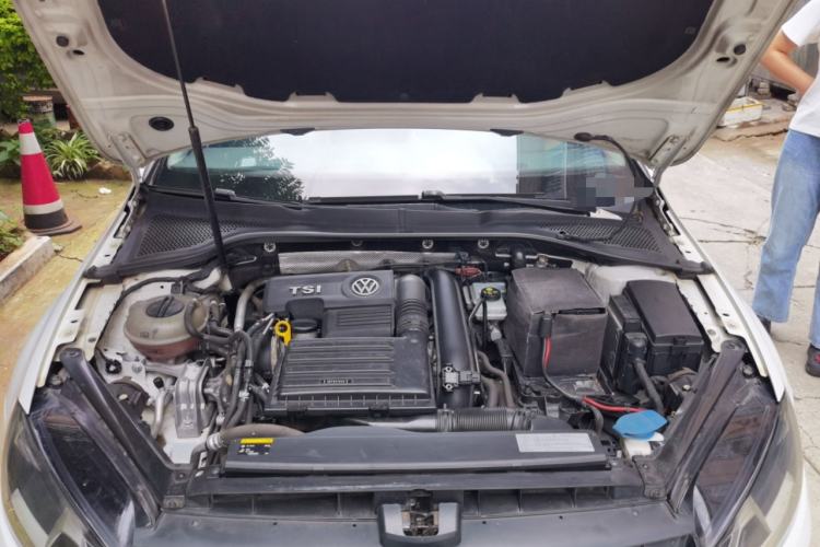 Used Volkswagen Golf 2015 1.4TSI Automatic Comfort Model Engine Bay
