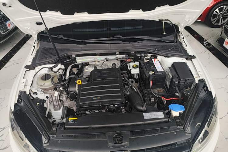 Used Volkswagen Golf 2015 1.6L Automatic Comfort Model Engine Bay