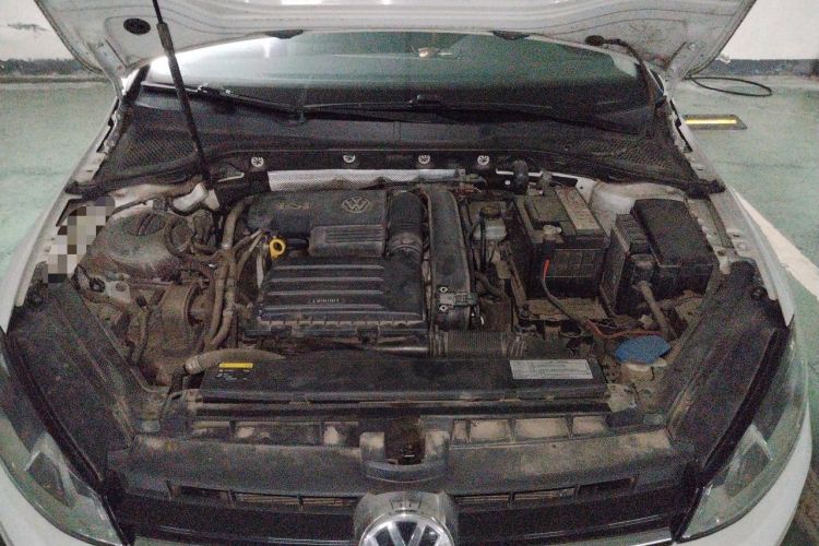 Used Volkswagen Golf 2015 1.4TSI Automatic Luxury Model Engine Bay