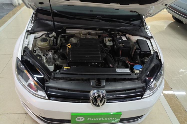 Used Volkswagen Golf 2015 1.6L Automatic Comfort Model Engine Bay