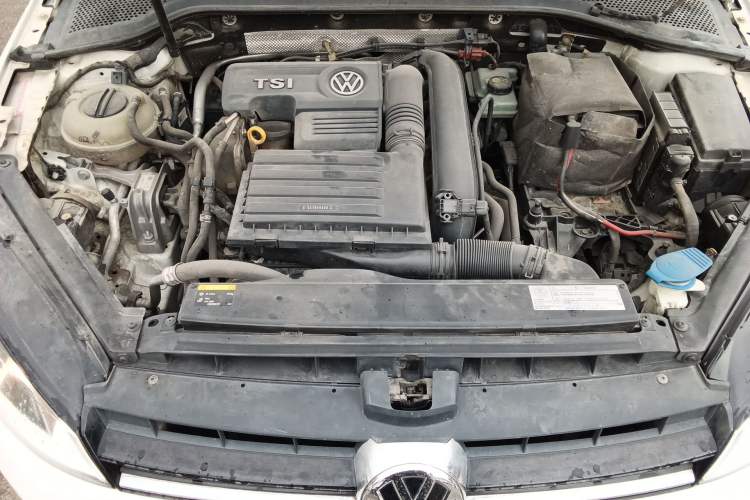 Used Volkswagen Golf 2015 1.4TSI Automatic Comfort Model Engine Bay