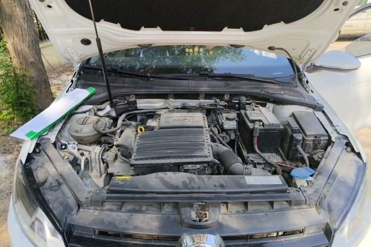 Used Volkswagen Golf 2015 1.6L Automatic Comfort Model Engine Bay