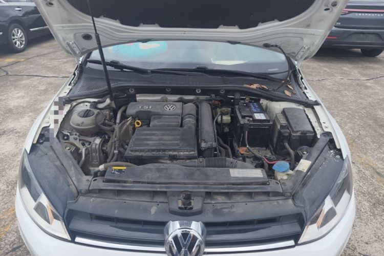 Used Volkswagen Golf 2015 1.4TSI Automatic Comfort Model Engine Bay