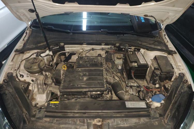 Used Volkswagen Golf 2015 1.6L Automatic Fashion Model Engine Bay