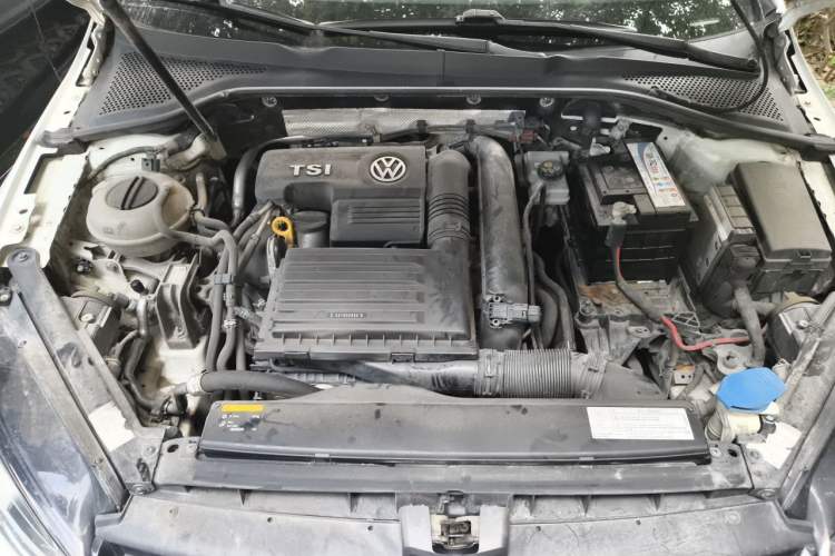 Used Volkswagen Golf 2015 1.4TSI Manual Comfort Model Engine Bay