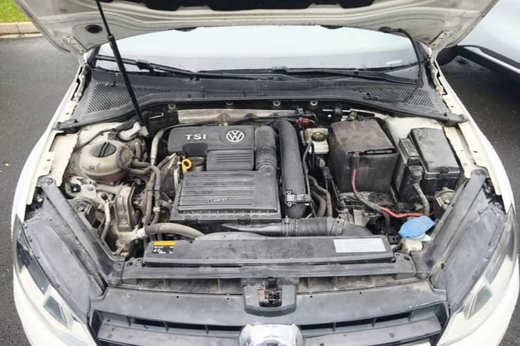 Used Volkswagen Golf 2015 1.4TSI Automatic Comfort Model Engine Bay