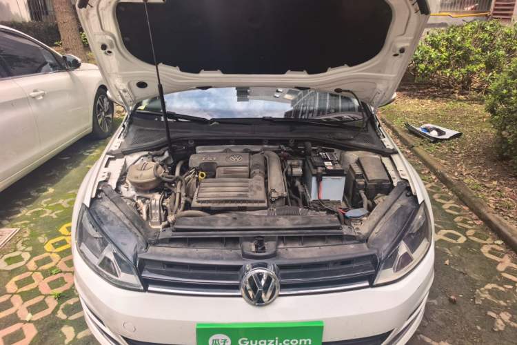 Used Volkswagen Golf 2015 1.4TSI Automatic Comfort Model Engine Bay