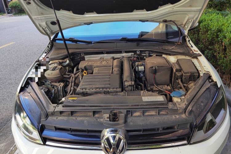 Used Volkswagen Golf 2015 1.4TSI Automatic Luxury Model Engine Bay