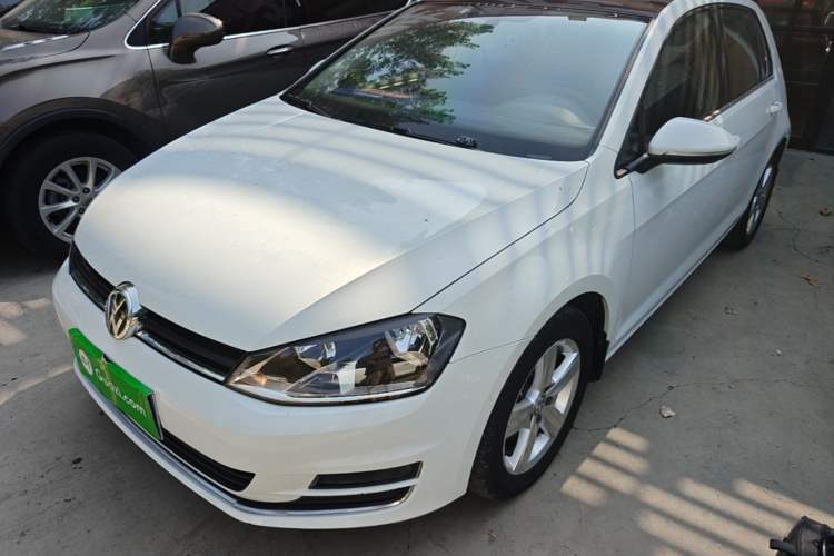 Used Volkswagen Golf 2015 1.4TSI Automatic Luxury Model Guazi used car, China used car export, Used car for sale, Used  cars, Cheapest cars for sale