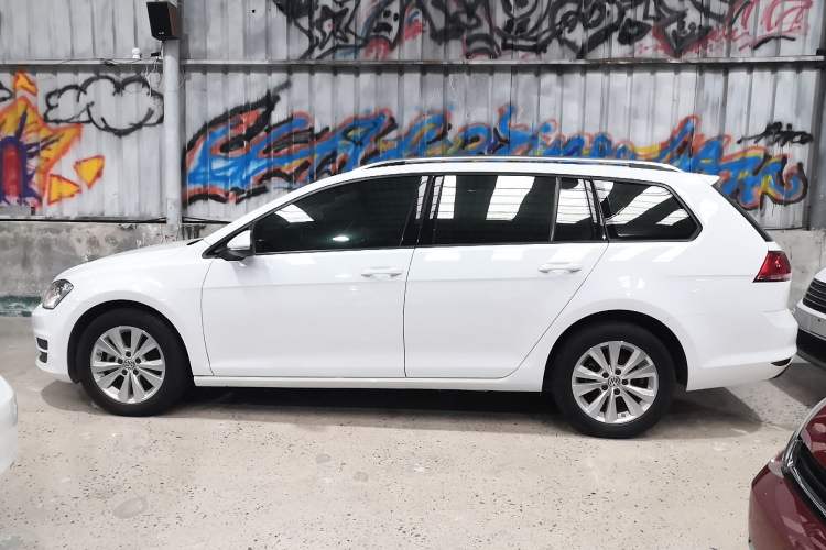 Used Volkswagen Golf 2015 1.4TSI Comfort Travel Edition Exterior 1