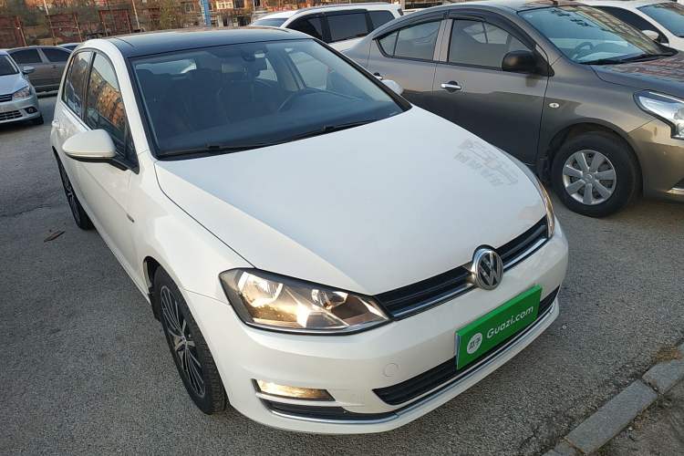 Used Volkswagen Golf 2015 1.4TSI Automatic Luxury Model Exterior 1