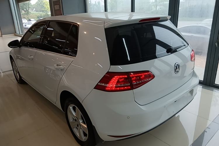 Used Volkswagen Golf 2015 1.6L Automatic Comfort Model Exterior 2