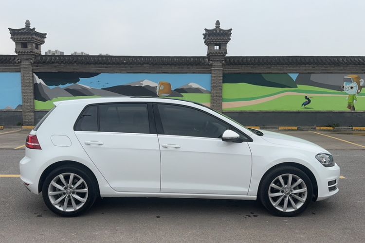 Used Volkswagen Golf 2015 1.4TSI Automatic Flagship Model Exterior 2